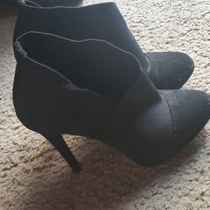 Jessica Simpson Womens heeled bootie